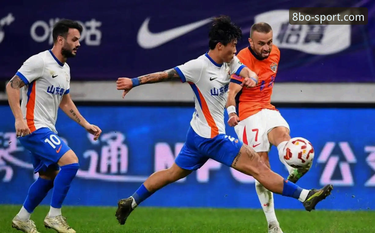 青岛海牛3-1力克上海海港终结13年不胜，这场逆转背后藏着什么战术秘密？
